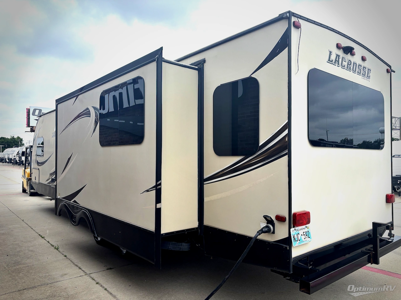 2019 Prime Time LaCrosse 3399SE Photo 2