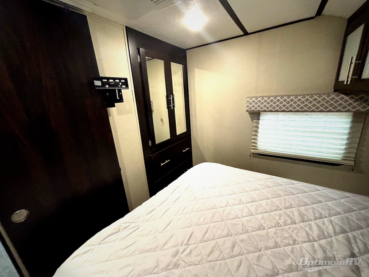 2019 Prime Time LaCrosse 3399SE Photo 12