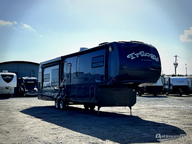 2013 Dynamax Trilogy 3800RL RV Photo 1