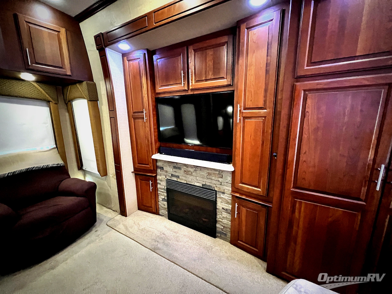 2013 Dynamax Trilogy 3800RL Photo 7