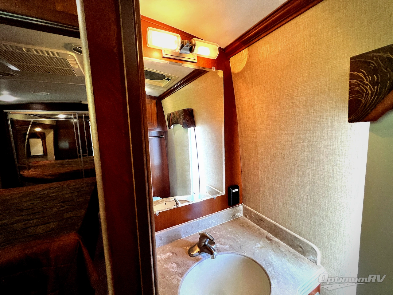 2013 Dynamax Trilogy 3800RL Photo 16