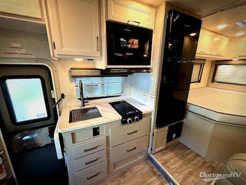 2025 Thor Pasadena SE SE21 RV Photo 2