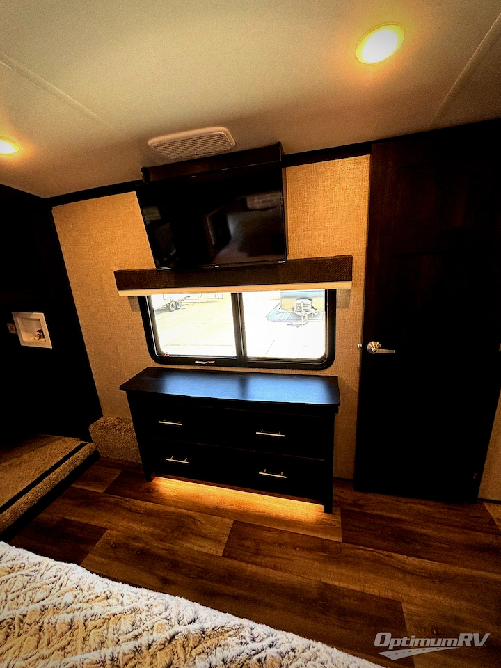2022 Jayco North Point 310RLTS Photo 12
