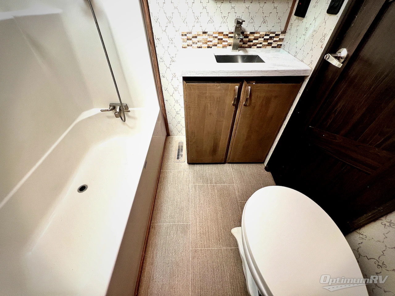 2018 Jayco Seismic 4113 Photo 22