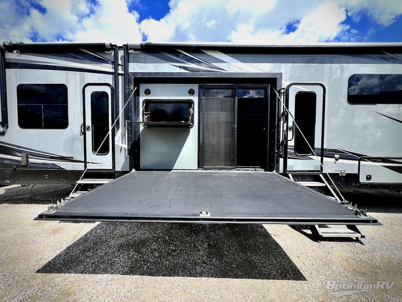 2018 Jayco Seismic 4113 Photo 25