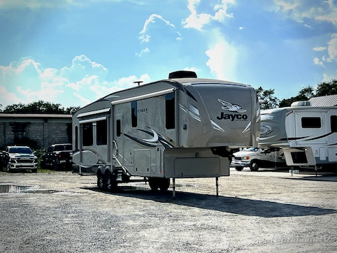 Used 2019 Jayco Eagle 321RSTS Featured Photo