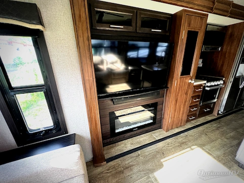 2019 Jayco Eagle 321RSTS RV Photo 2