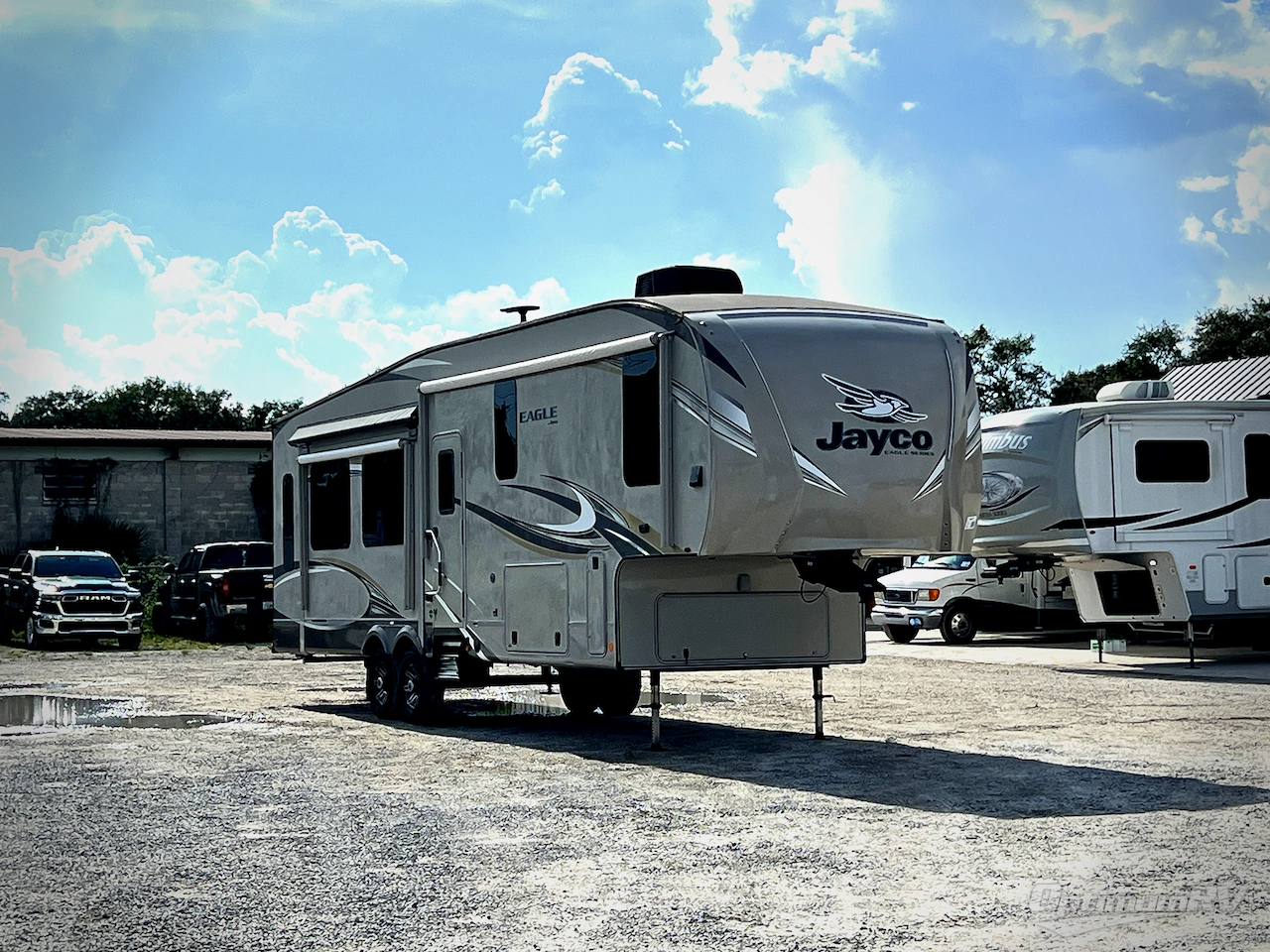 2019 Jayco Eagle 321RSTS Photo 1