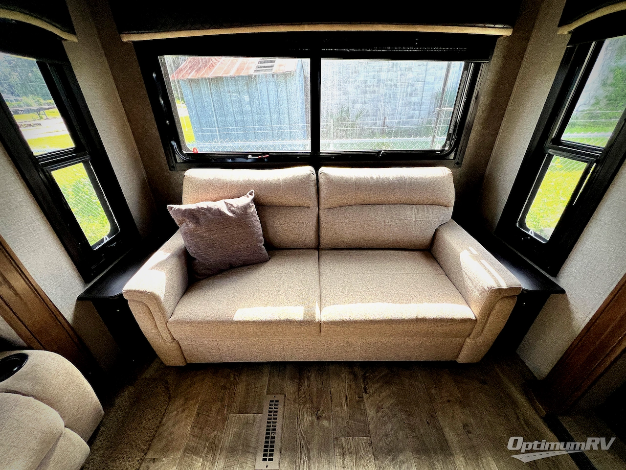 2019 Jayco Eagle 321RSTS Photo 6