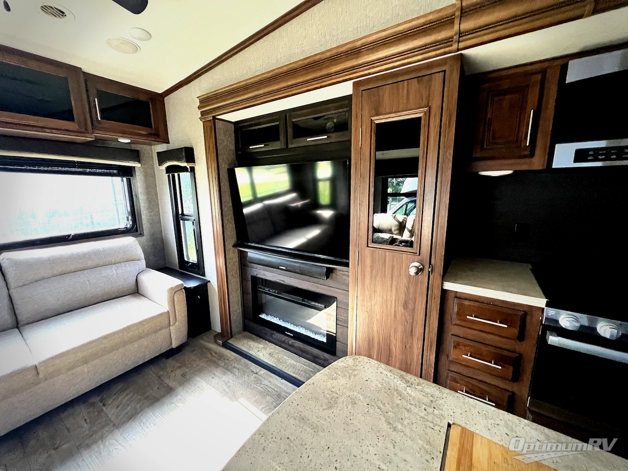 2019 Jayco Eagle 321RSTS Photo 7