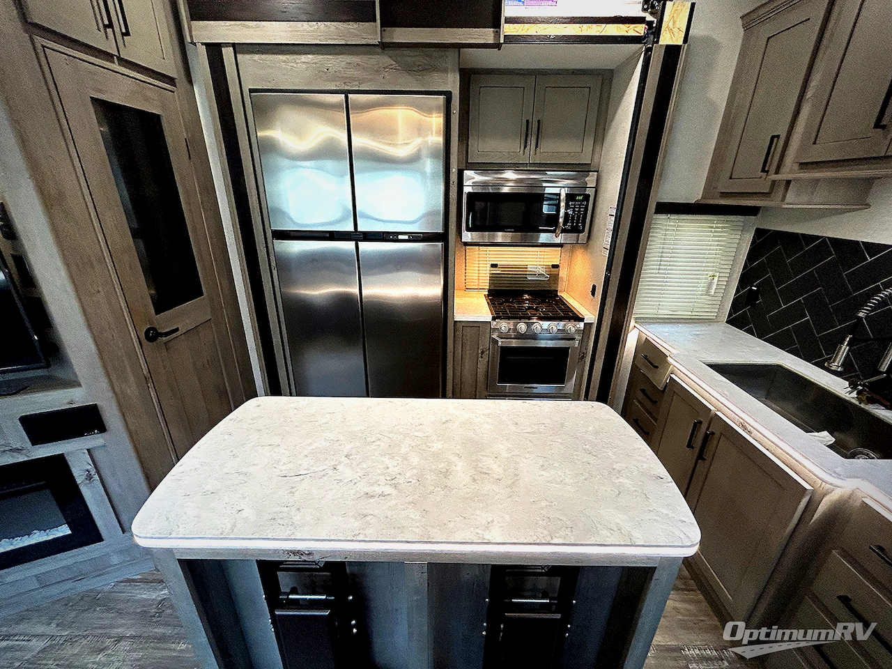 2020 Keystone Raptor 356 Photo 5