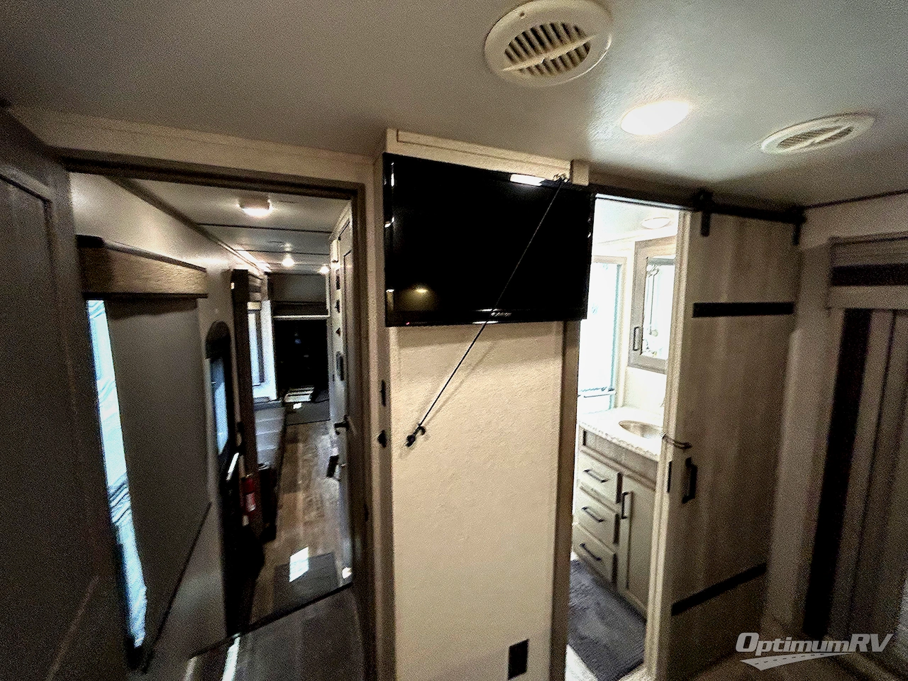 2020 Keystone Raptor 356 Photo 9