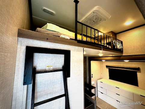 2023 CrossRoads Cameo CE4051BH RV Photo 4