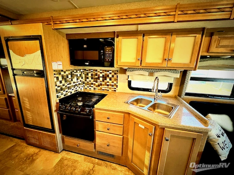 2018 Thor Windsport 29M RV Photo 3