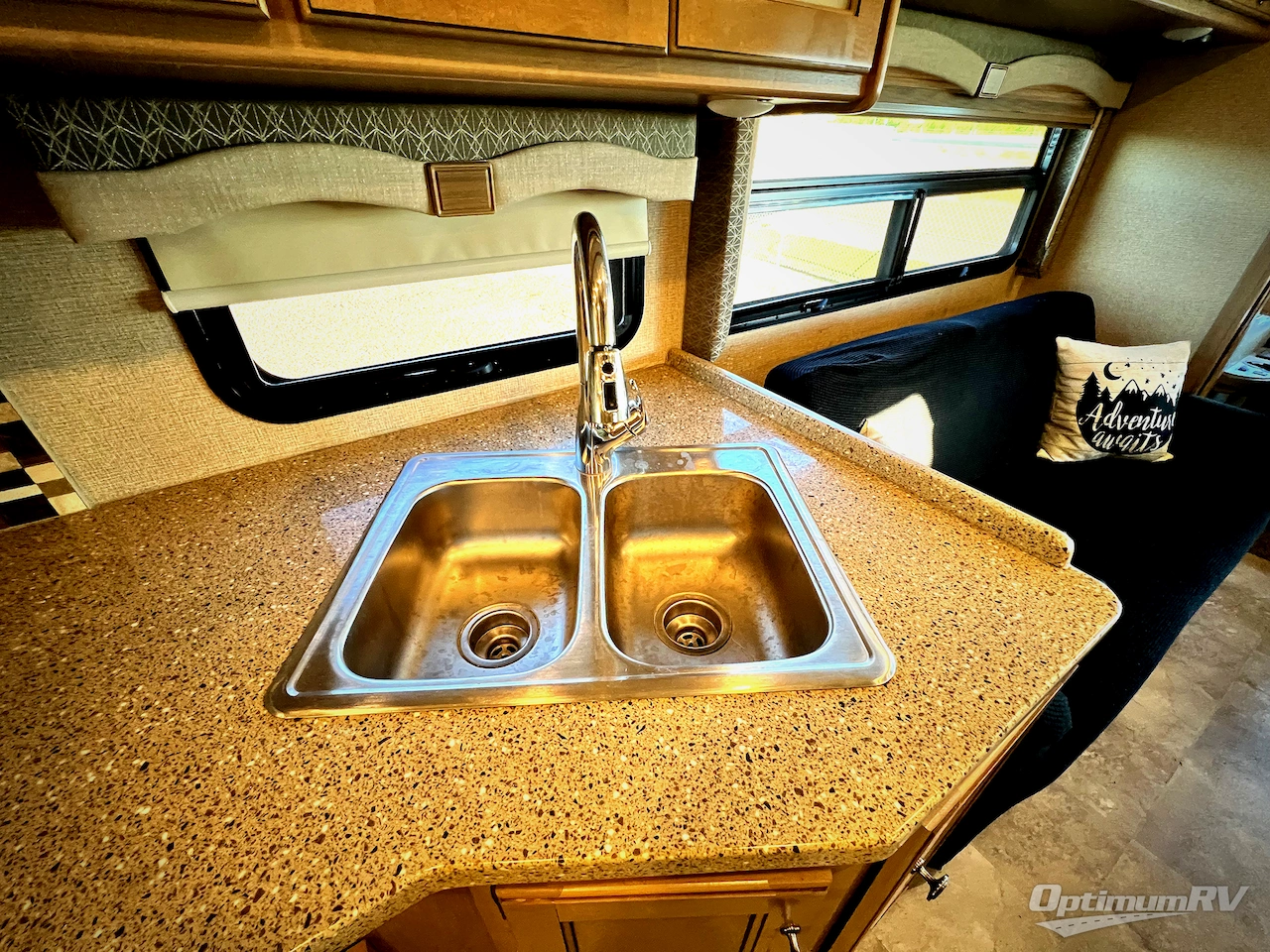 2018 Thor Windsport 29M Photo 10