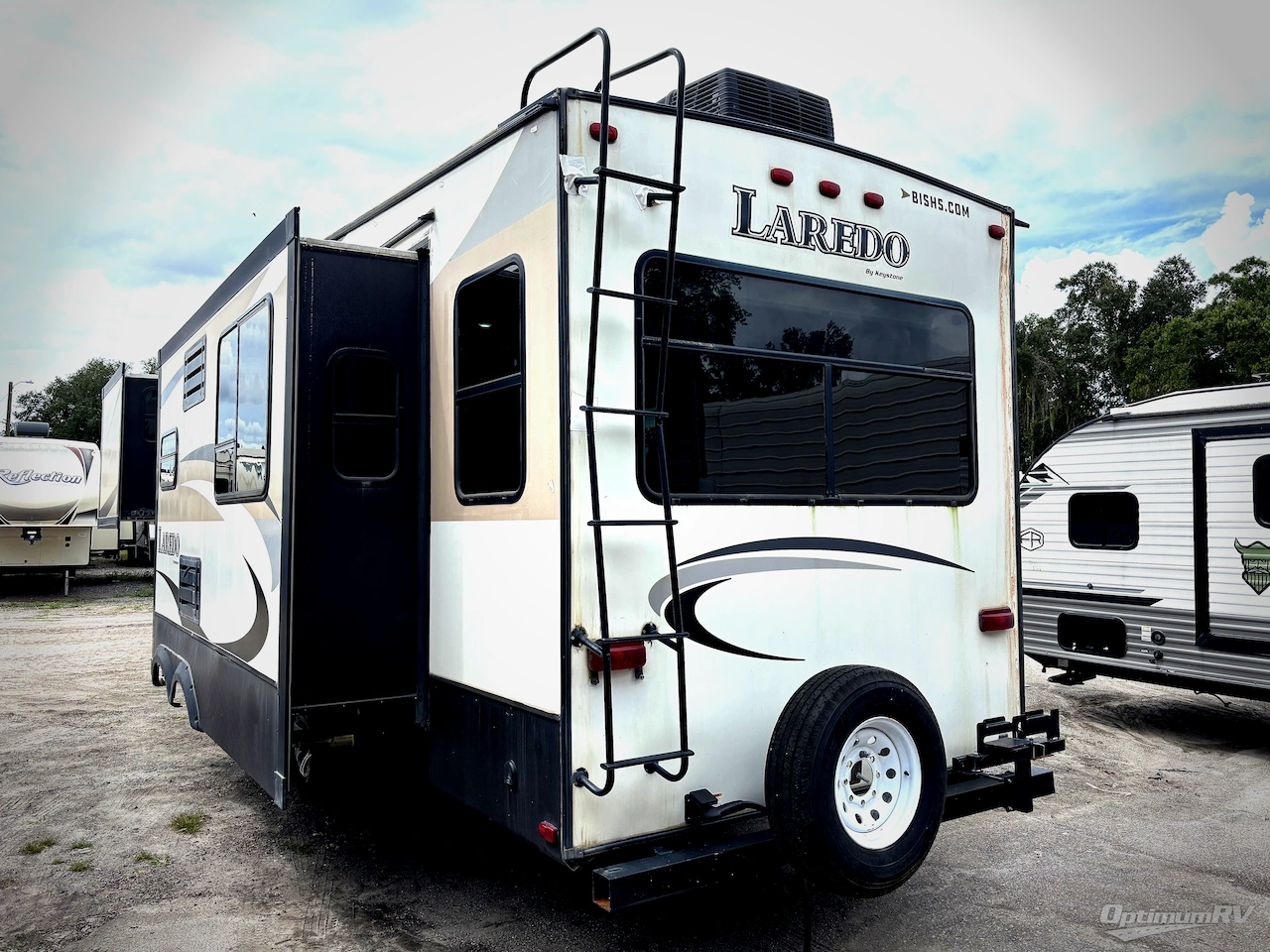 2016 Keystone Laredo 325RL Photo 3