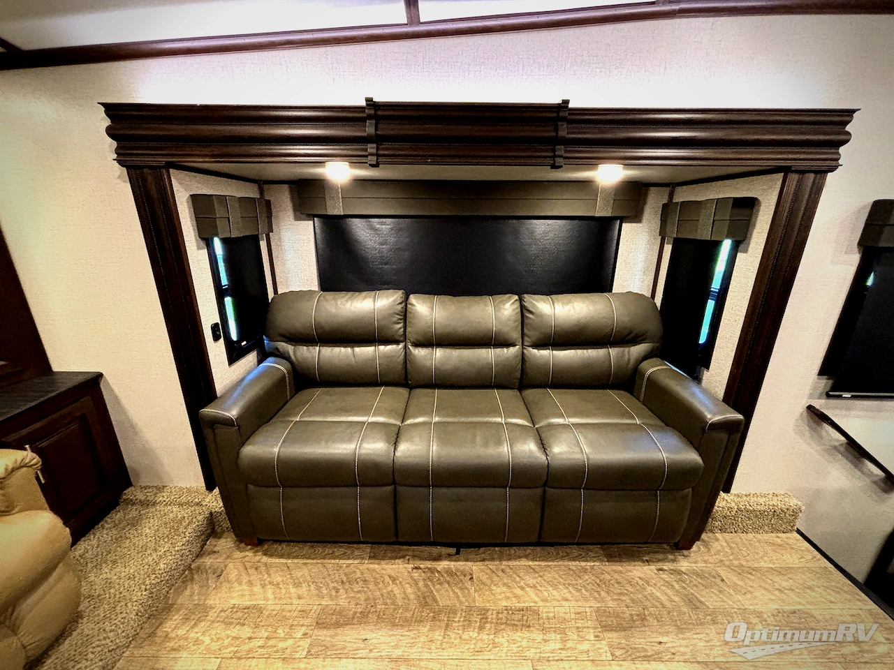 2019 Jayco North Point 385THWS Photo 9