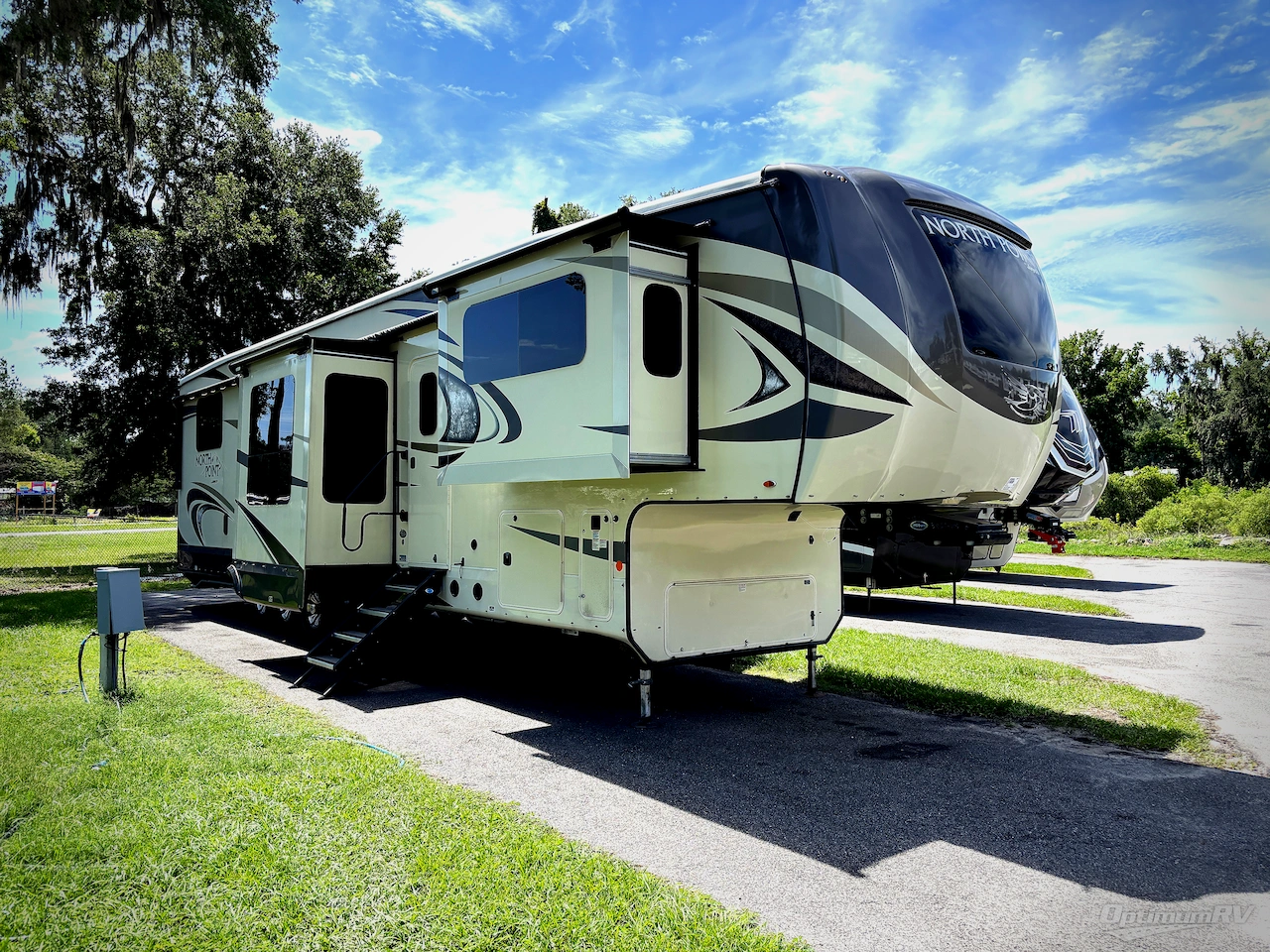 2019 Jayco North Point 385THWS Photo 1