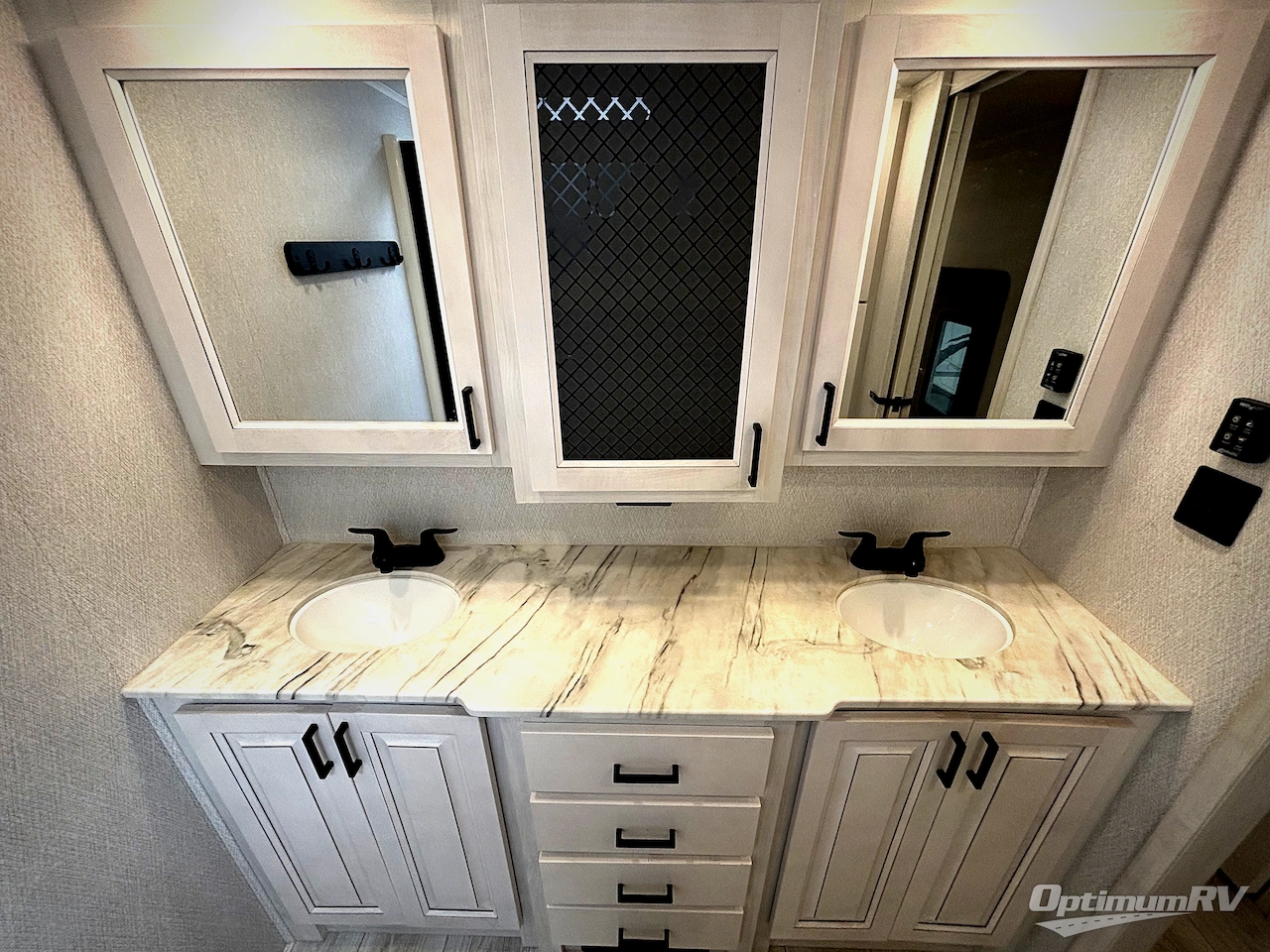 2023 East To West Ahara 365RL Photo 16