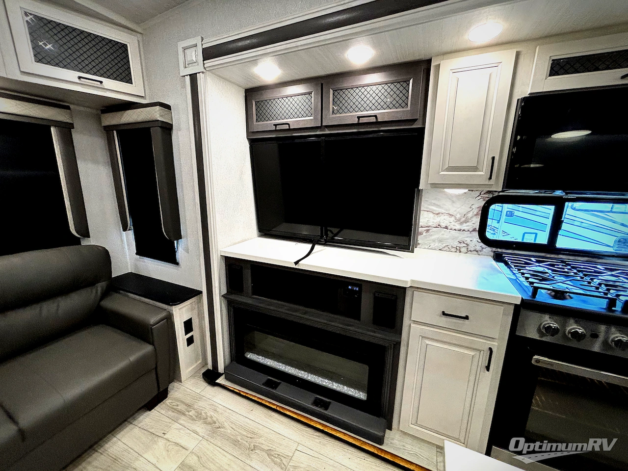 2023 East To West Ahara 365RL Photo 21