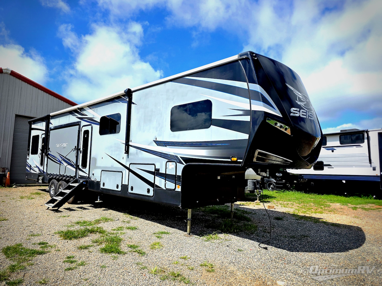 2020 Jayco Seismic 4113 Photo 1