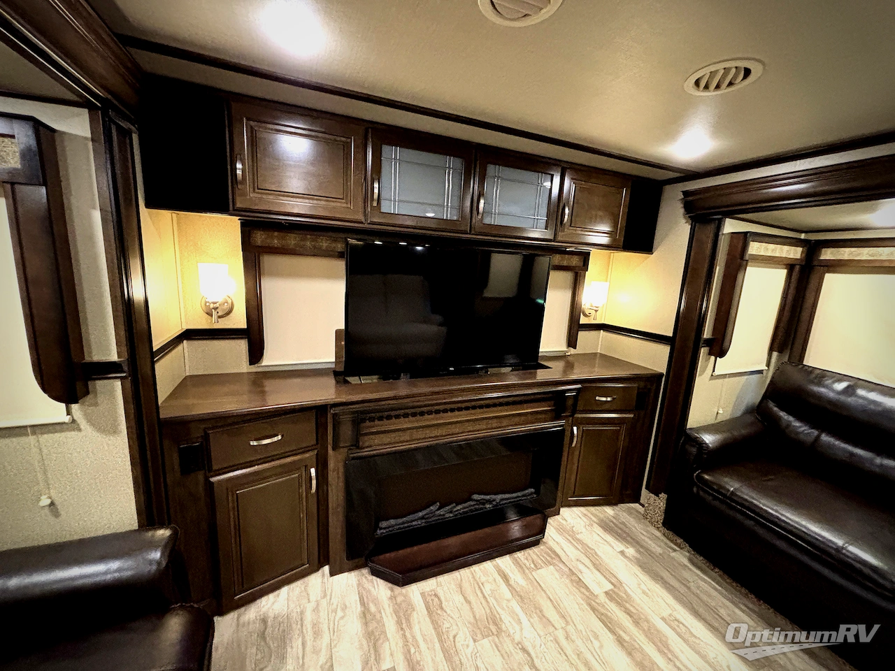 2019 Grand Design Solitude 375RES Photo 23