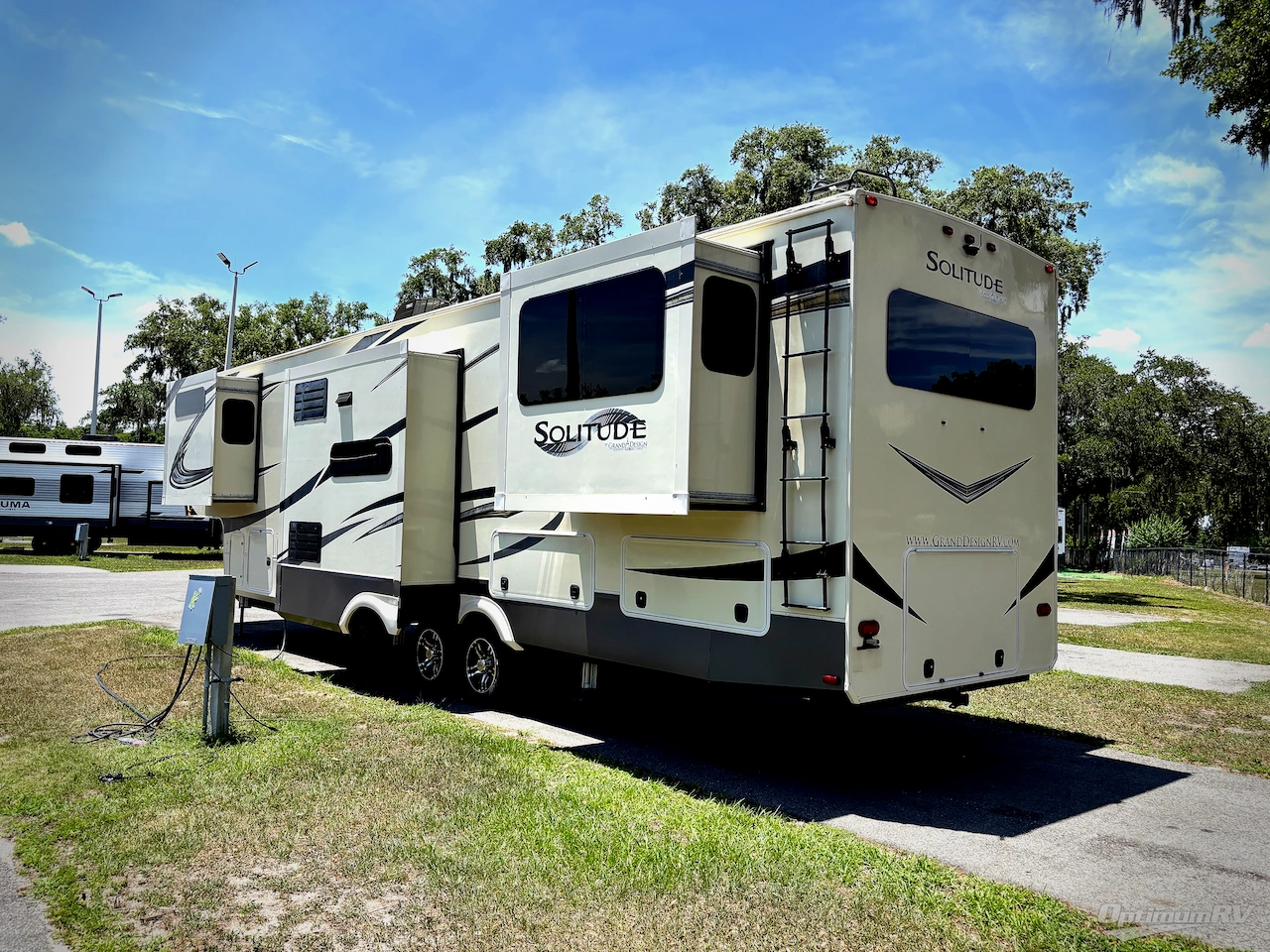 2019 Grand Design Solitude 375RES Photo 3
