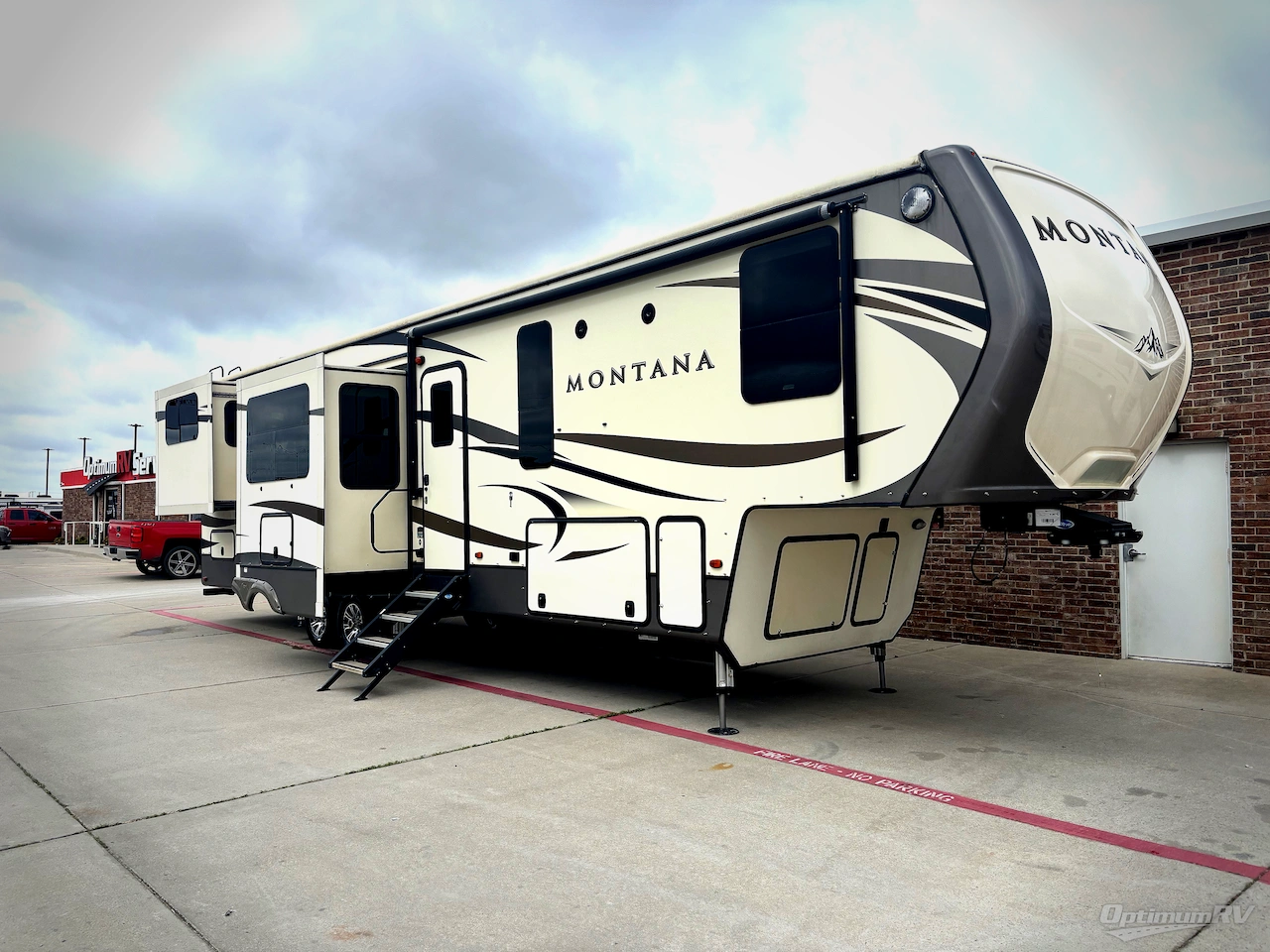 2018 Keystone Montana 3791RD Photo 1