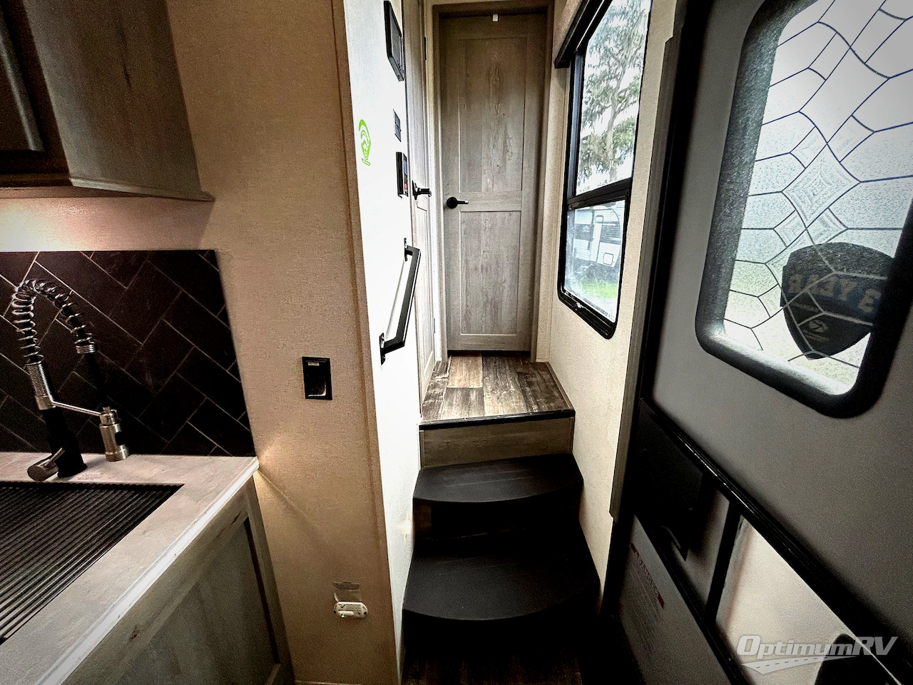 2021 Keystone Raptor 429 Photo 5