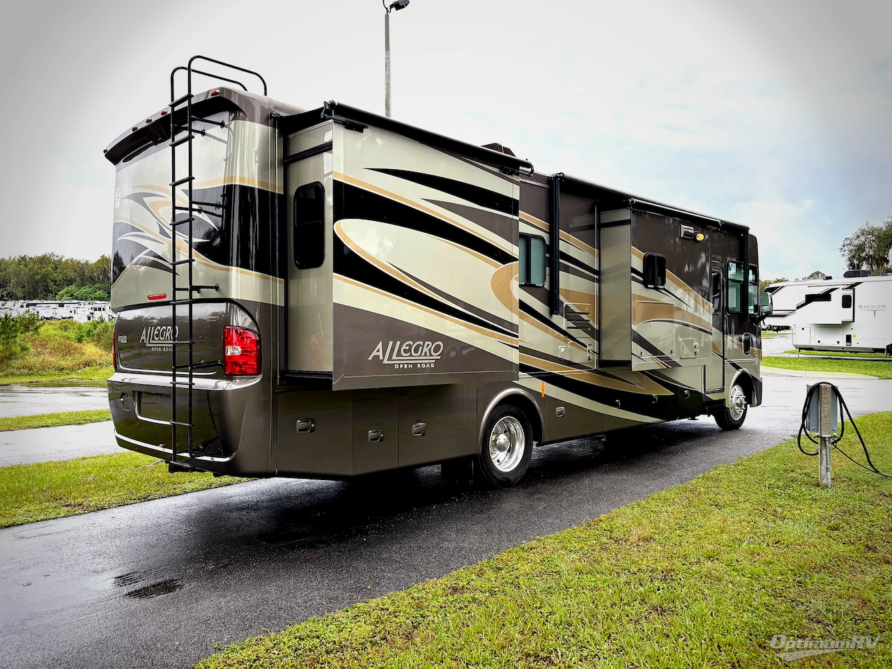 2014 Tiffin Allegro 34 TGA Photo 2