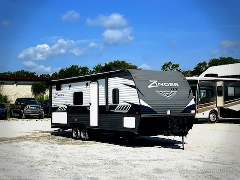 Used 2023 CrossRoads Zinger Lite ZR259FL Featured Photo