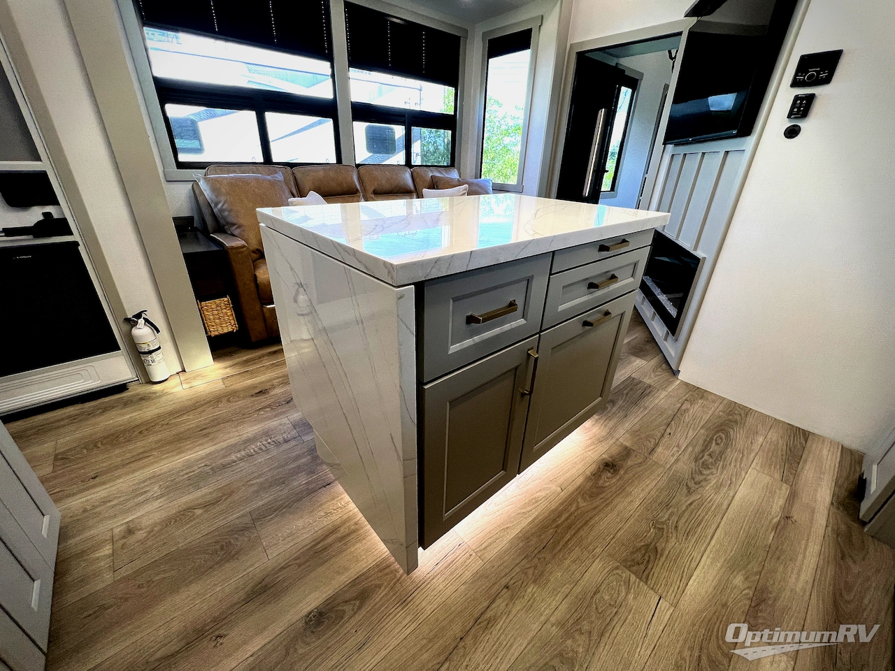 2024 Brinkley Model G 4000 Photo 9