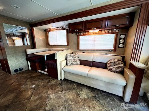 2014 Thor ACE 30.1 RV Photo 2