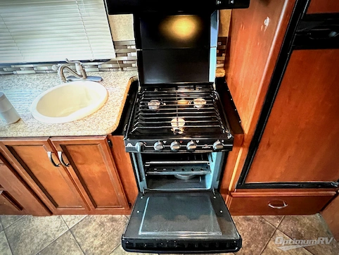 2014 Thor ACE 30.1 RV Photo 3