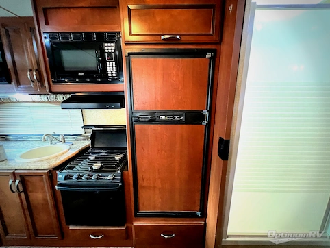 2014 Thor ACE 30.1 RV Photo 3
