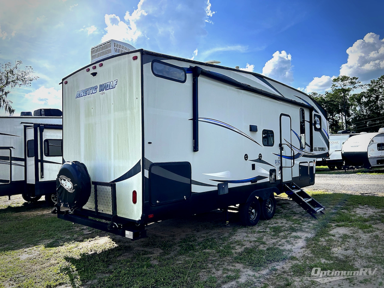 2018 Forest River Cherokee Arctic Wolf 305ML6 Photo 2