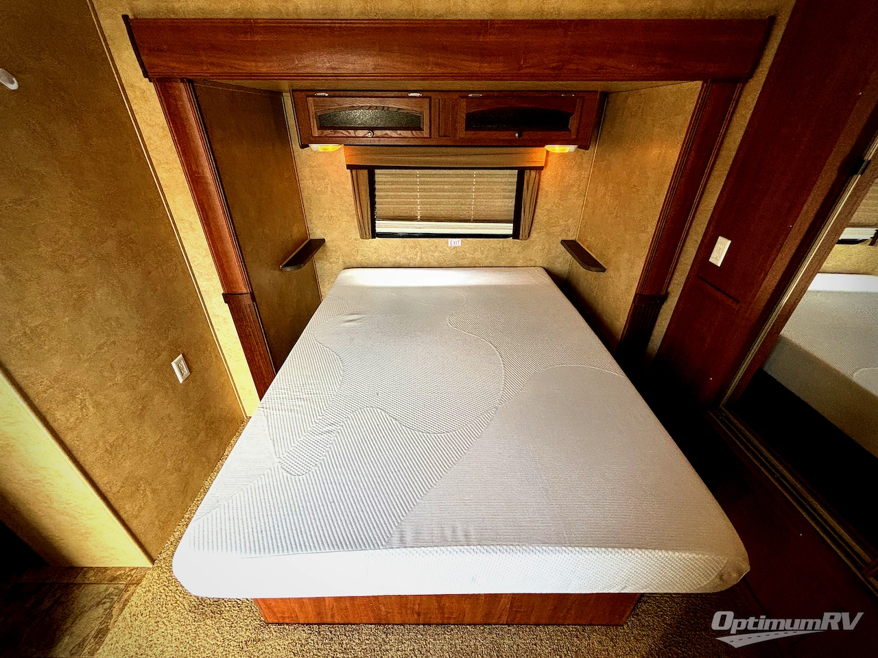 2012 Jayco Eagle 320RLDS Photo 9