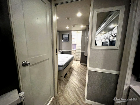 2021 Holiday Rambler Vacationer 35K RV Photo 3