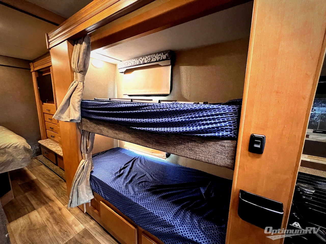 2017 Thor Four Winds 31E Bunkhouse Photo 22