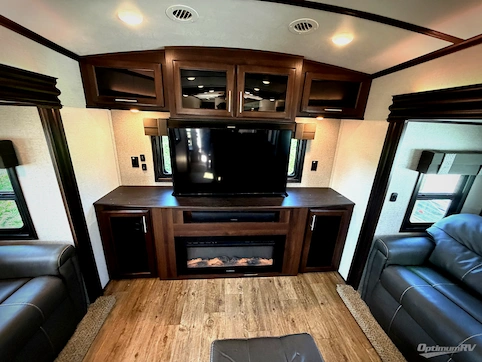 2019 Jayco North Point 387RDFS RV Photo 3