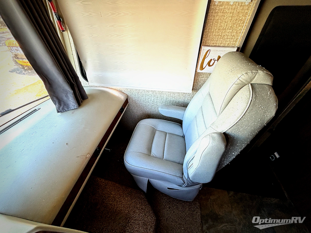 2015 Coachmen Mirada 35LS Photo 9