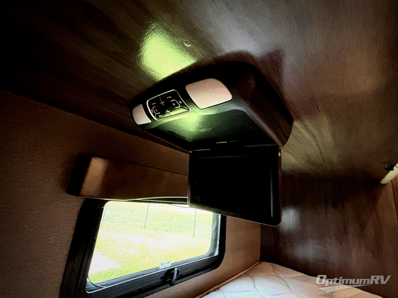 2019 Fleetwood Discovery LXE 40G Photo 22