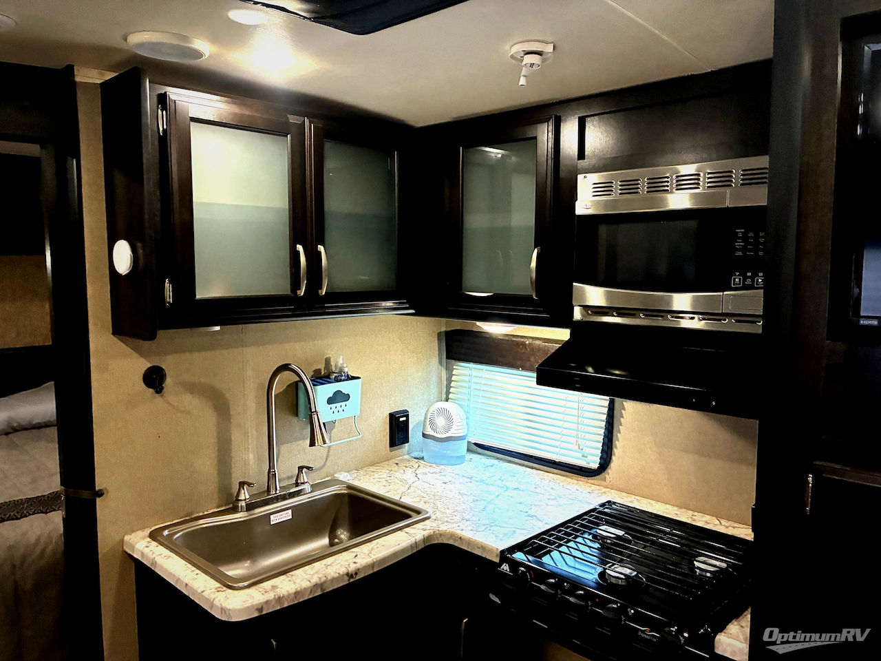 2016 Grand Design Imagine 2150RB Photo 14