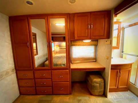 2006 Winnebago Voyage 31W RV Photo 4