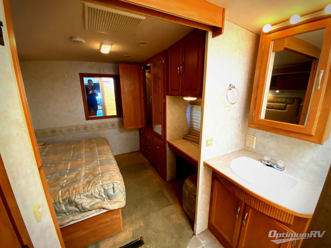 2006 Winnebago Voyage 31W Photo 22