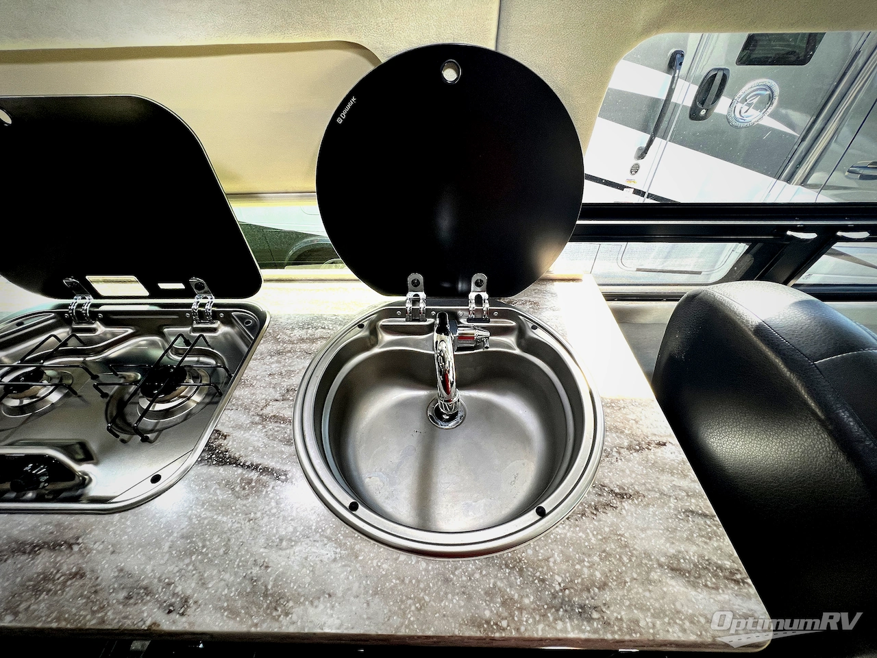 2016 Airstream Interstate Lounge EXT Lounge EXT Photo 18
