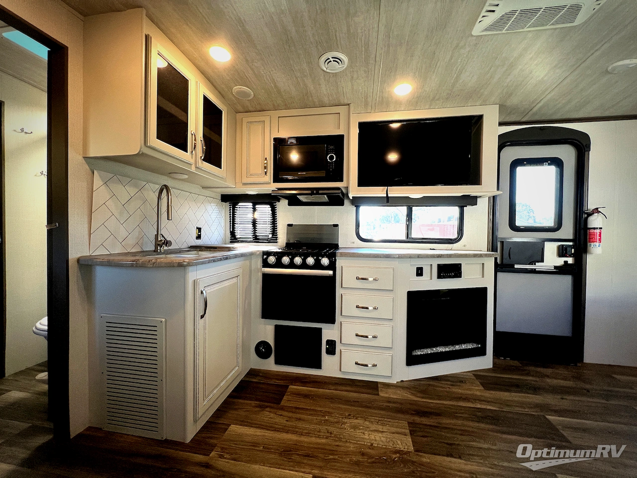 2022 Keystone Cougar Half-Ton 30BHS Photo 8