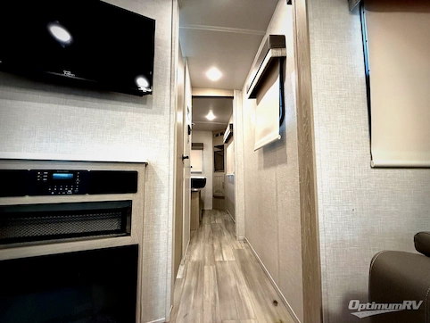 2022 Forest River Flagstaff Micro Lite 25FKS RV Photo 4