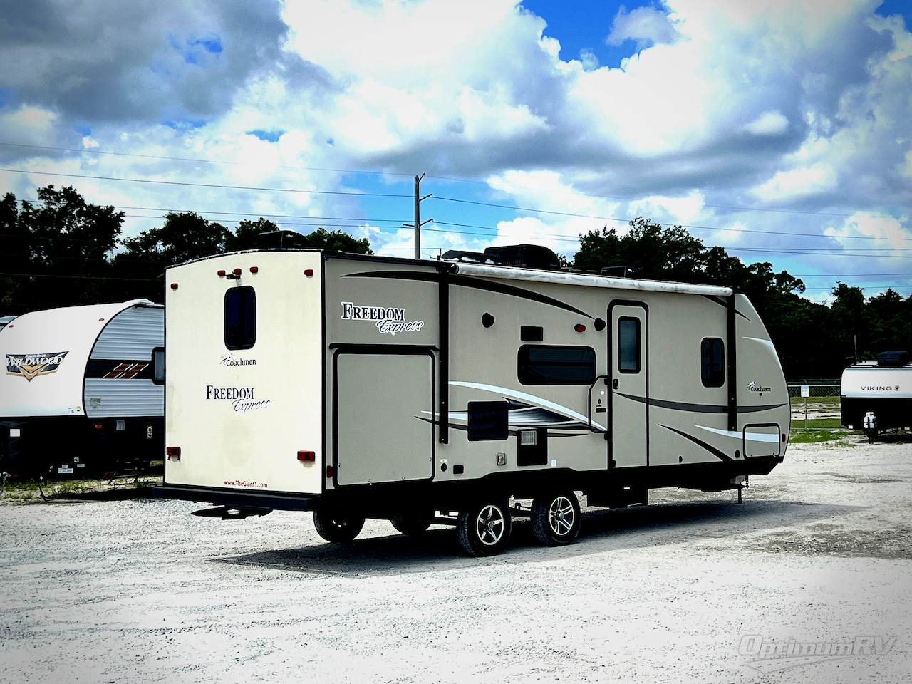 2017 Coachmen Freedom Express 248RBS Photo 2