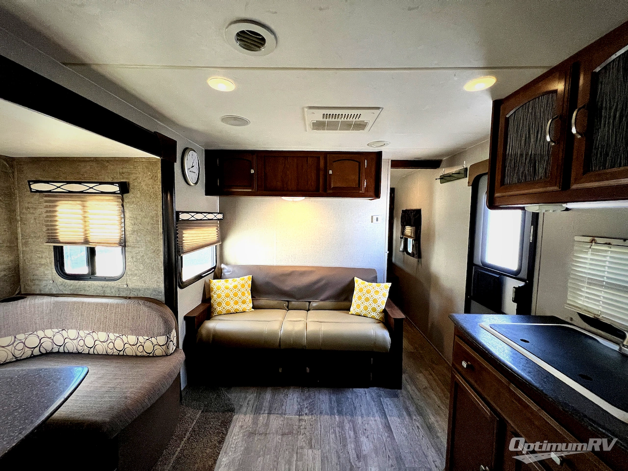 2017 Coachmen Freedom Express 248RBS Photo 5